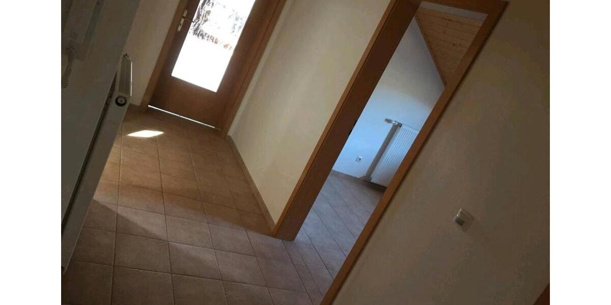 Dachgeschoßwohnung Wetter (Hessen) - 2 Zimmer, 87 m&sup2;, 715&euro; | Angebot:26112066