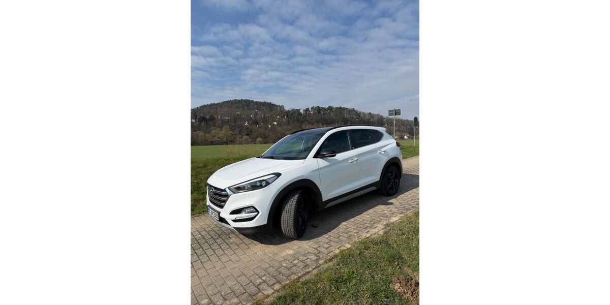 Hyundai TUCSON 112.000 km 16.999 &euro; Marburg 35041