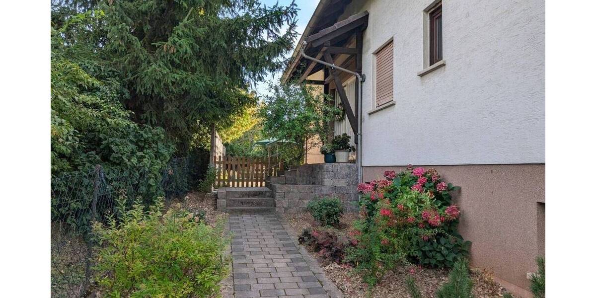 Mehrfamilienhaus, Wohnhaus Münchhausen - 9 Zimmer, 240 m&sup2;, 399.000&euro; | Angebot:25689246