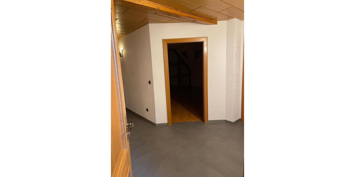 Etagenwohnung Lahntal - 3 Zimmer, 98 m&sup2;, 800&euro; | Angebot:23767964
