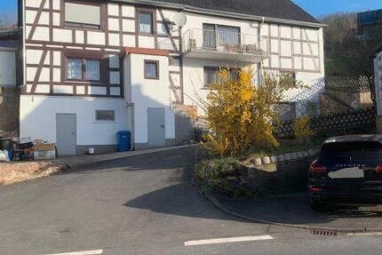 Haus Gilserberg - 8 Zimmer, 230 m&sup2;, 185.000&euro; | Angebot:26024103