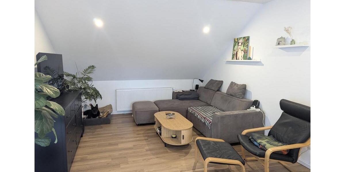 Dachgeschoßwohnung Wohratal - 4 Zimmer, 130 m&sup2;, 1.000&euro; | Angebot:25853902