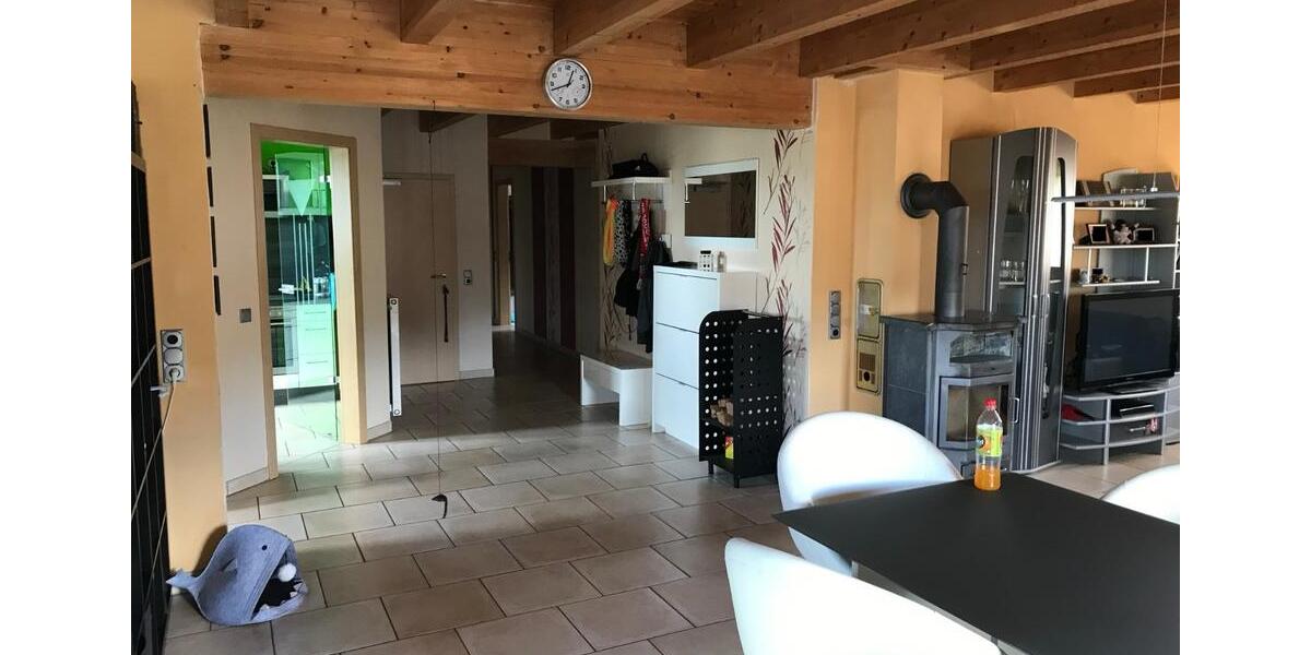 Dachgeschoßwohnung Homberg (Ohm) - 3 Zimmer, 120 m&sup2;, 930&euro; | Angebot:26024547