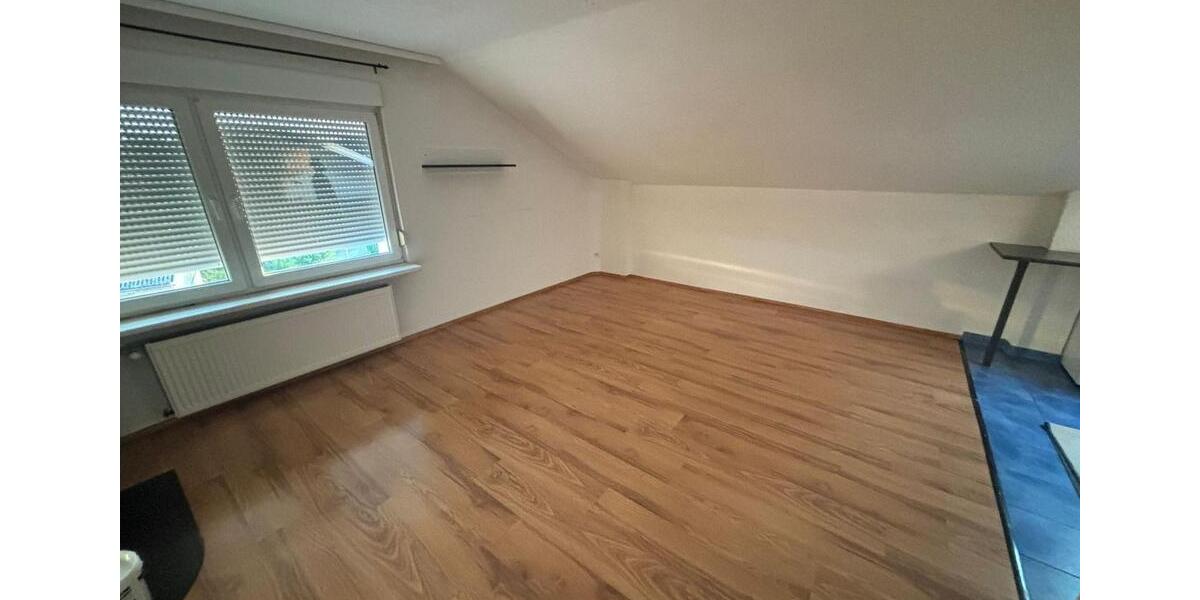 Dachgeschoßwohnung Biedenkopf - 3 Zimmer, 100 m&sup2;, 850&euro; | Angebot:25979948