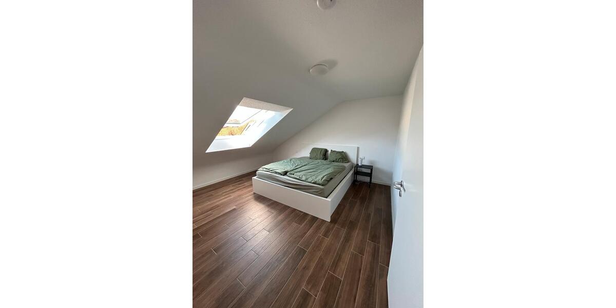 Dachgeschoßwohnung Gießen Schlangenzahl - 3 Zimmer, 70 m&sup2;, 814&euro; | Angebot:26010385