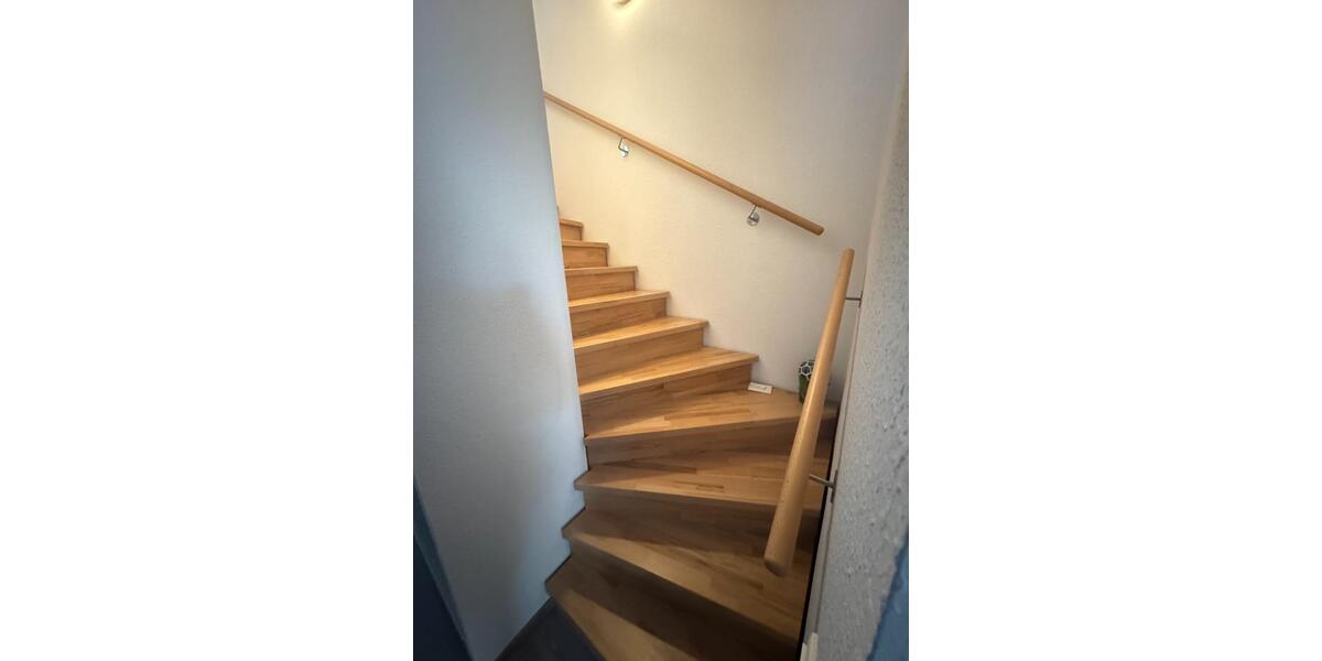 Reihenhaus Bad Endbach - 6 Zimmer, 128 m&sup2;, 1.350&euro; | Angebot:24417848