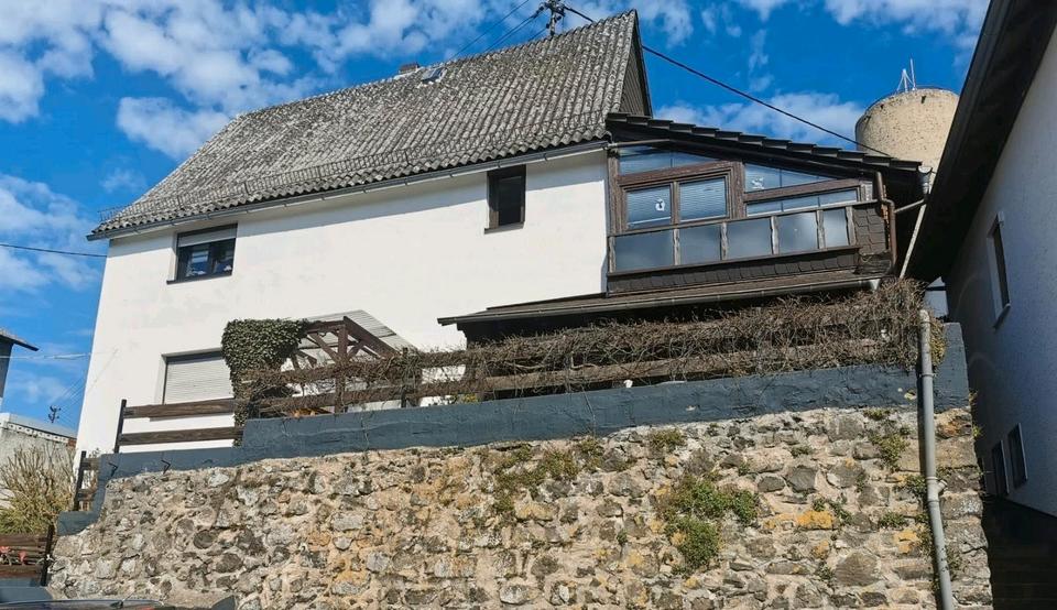 Einfamilienhaus Biebertal - 7 Zimmer, 150 m&sup2;, 265.000&euro; | Angebot:26134982