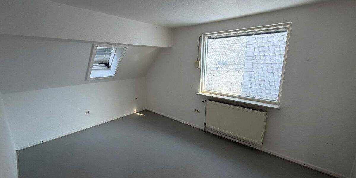 Mehrfamilienhaus, Wohnhaus Bad Laasphe - 4 Zimmer, 140 m&sup2;, 189.000&euro; | Angebot:25667710