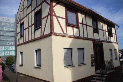 Haus Battenberg (Eder) - 7 Zimmer, 140 m&sup2;, 149.000&euro; | Angebot:25810354