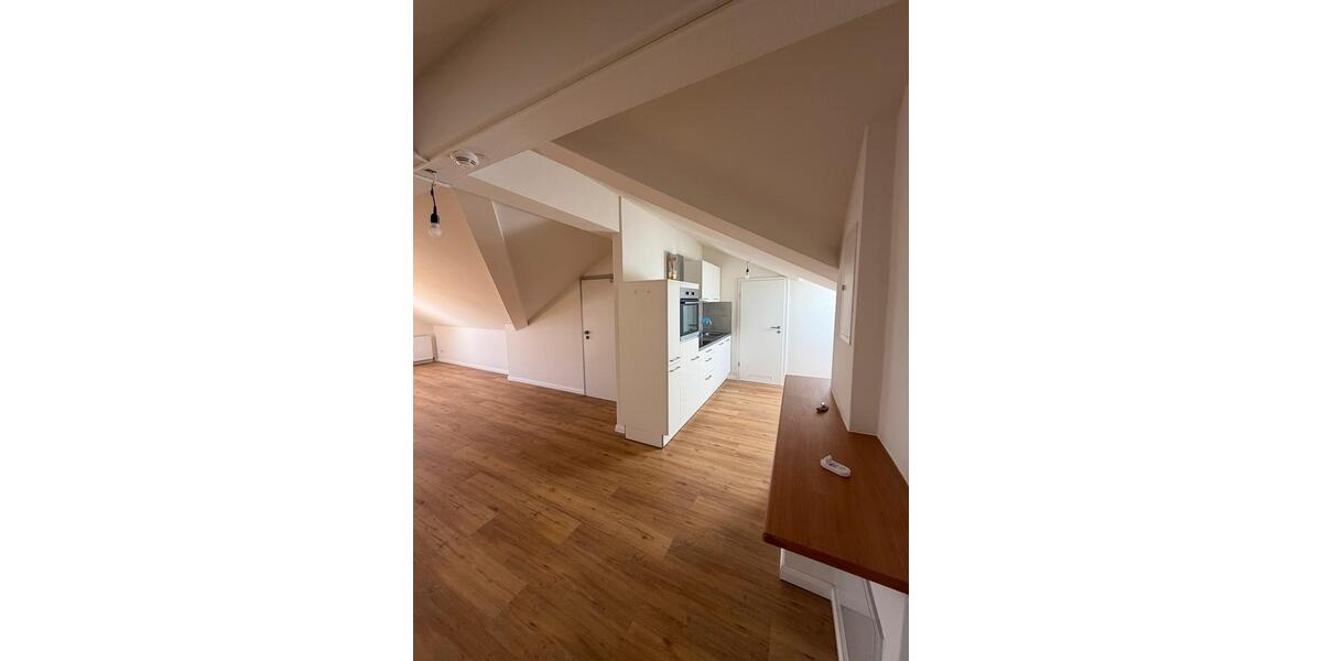 Dachgeschoßwohnung Gießen - 2 Zimmer, 65 m&sup2;, 1.180&euro; | Angebot:26339695