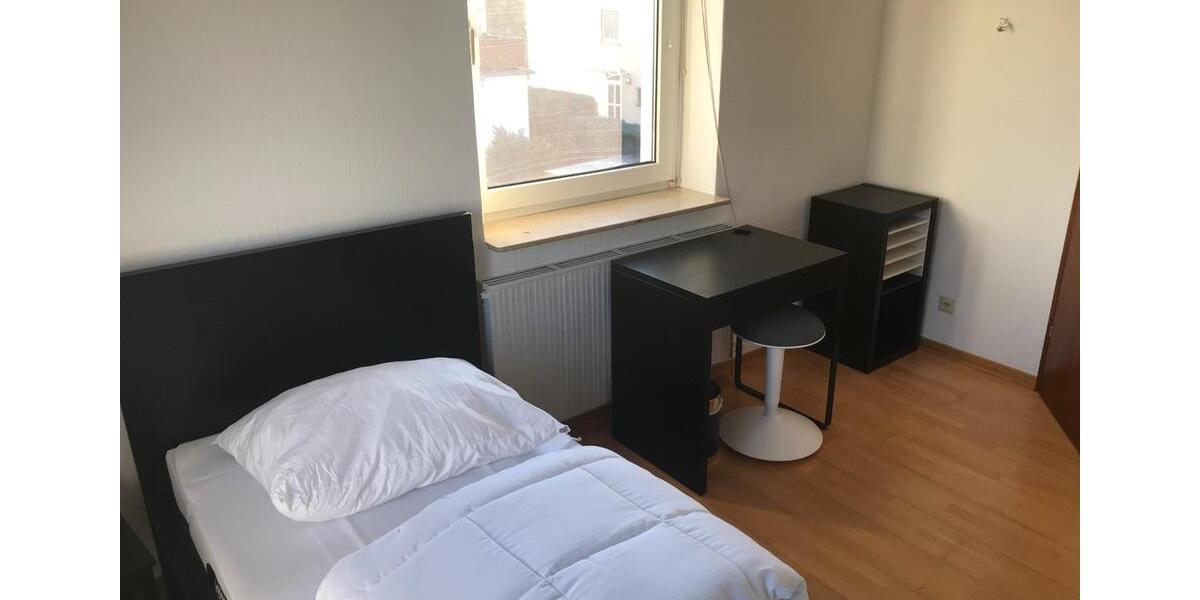 Etagenwohnung Marburg Biegenviertel - 3 Zimmer, 80 m&sup2;, 425&euro; | Angebot:24554627