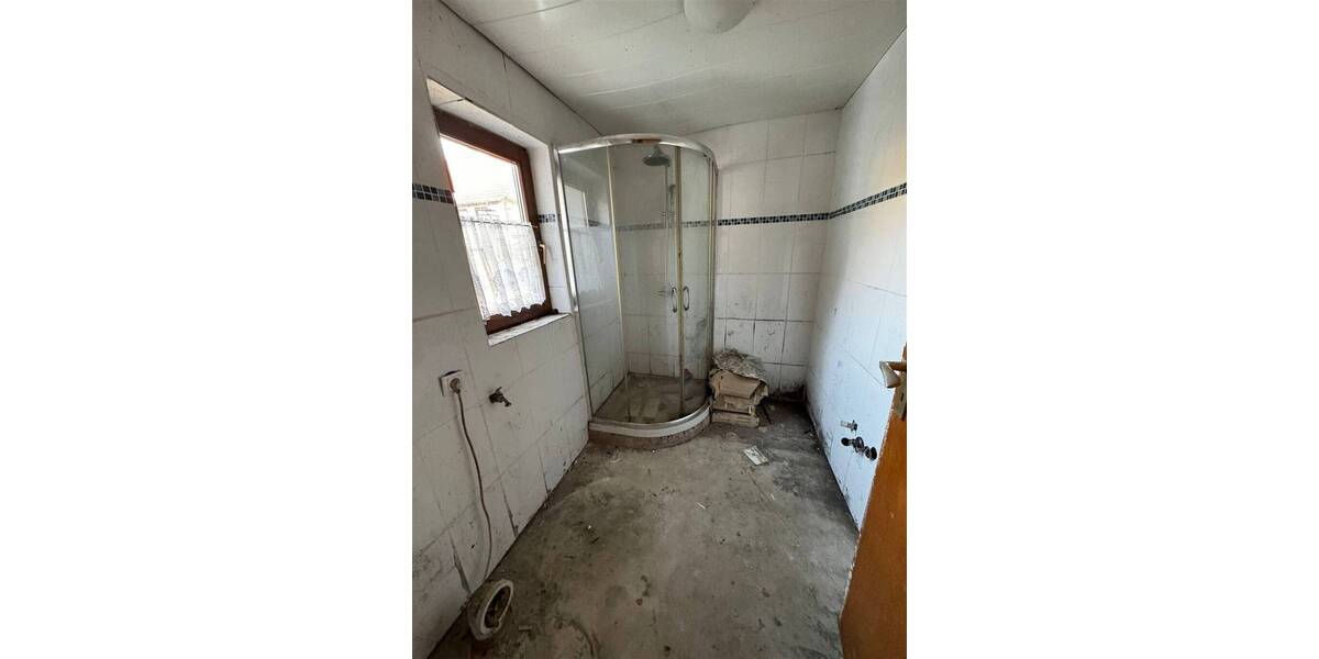 Einfamilienhaus Frankenberg (Eder) Haubern - 5 Zimmer, 165 m&sup2;, 59.000&euro; | Angebot:25734603