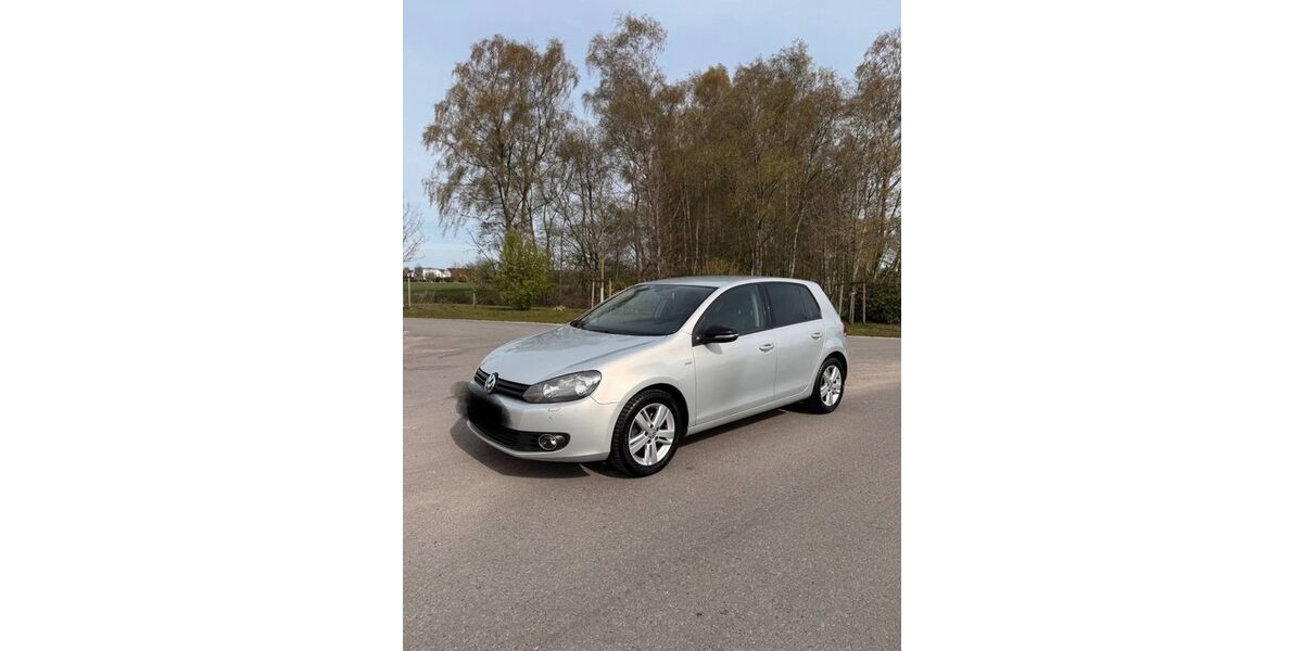 VW Golf 111.500 km 2.300 &euro; Marburg 35037