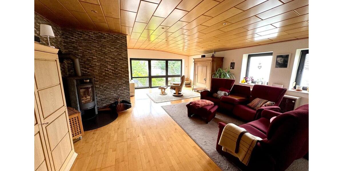 Mehrfamilienhaus, Wohnhaus Kirtorf - 10 Zimmer, 280 m&sup2;, 440.000&euro; | Angebot:26987344