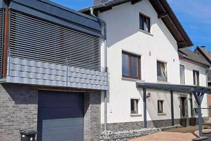 Haus Bad Endach - 8 Zimmer, 300 m&sup2;, 395.000&euro; | Angebot:27014891