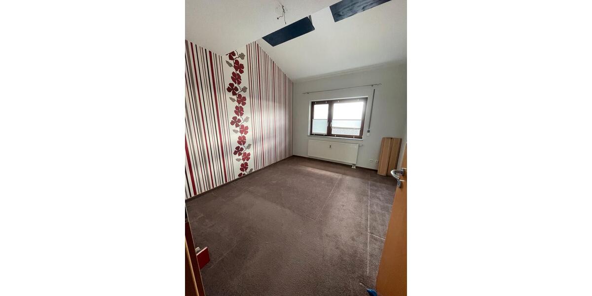 Dachgeschoßwohnung Wettenberg - 4 Zimmer, 100 m&sup2;, 950&euro; | Angebot:25656953