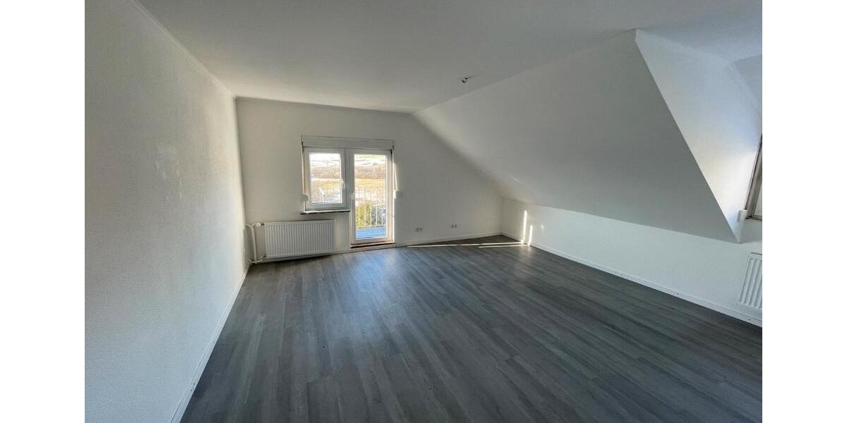 Etagenwohnung Bischoffen - 4.5 Zimmer, 99 m&sup2;, 790&euro; | Angebot:26644574