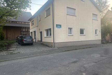 Haus Grünberg - 7 Zimmer, 197 m&sup2;, 300.000&euro; | Angebot:26204568