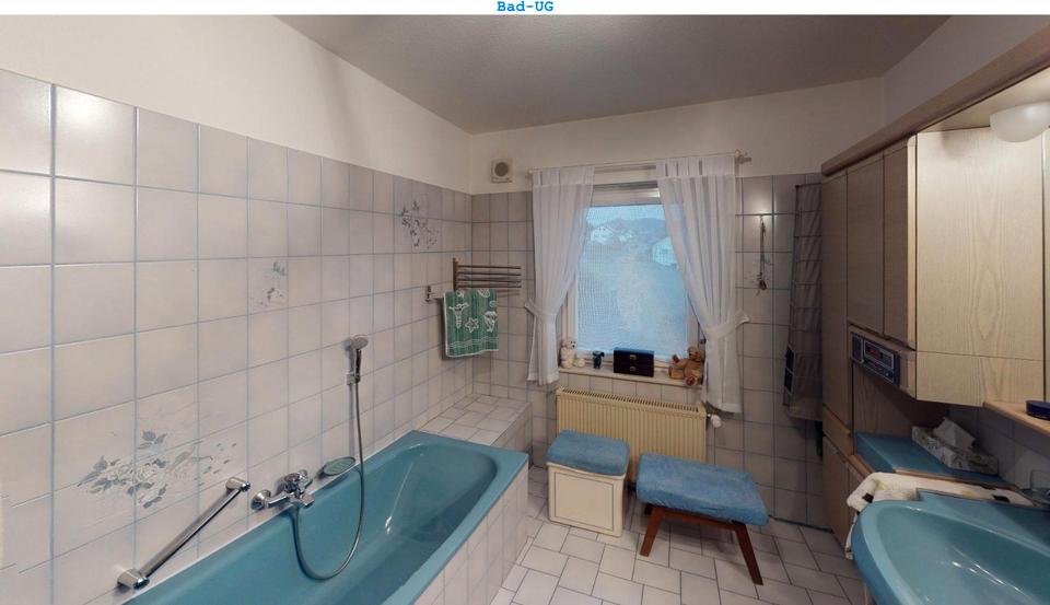 Einfamilienhaus Battenberg (Eder) - 8 Zimmer, 270 m&sup2;, 395.000&euro; | Angebot:26133952