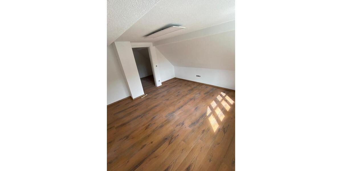 Dachgeschoßwohnung Dautphetal - 2 Zimmer, 48 m&sup2;, 750&euro; | Angebot:24295751