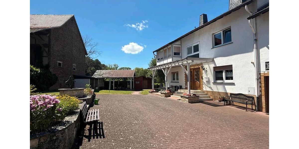 Bauernhaus, Landhaus Rosenthal - 8 Zimmer, 284 m&sup2;, 355.000&euro; | Angebot:25569487