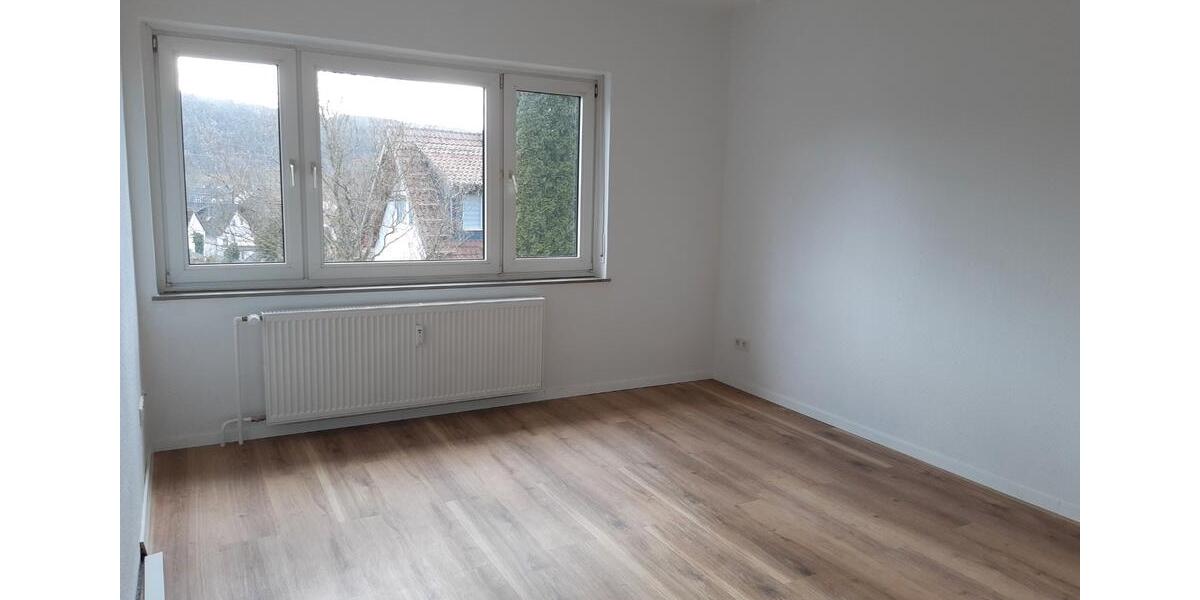 Einfamilienhaus Lahntal - 9 Zimmer, 235 m&sup2;, 360.000&euro; | Angebot:27111658