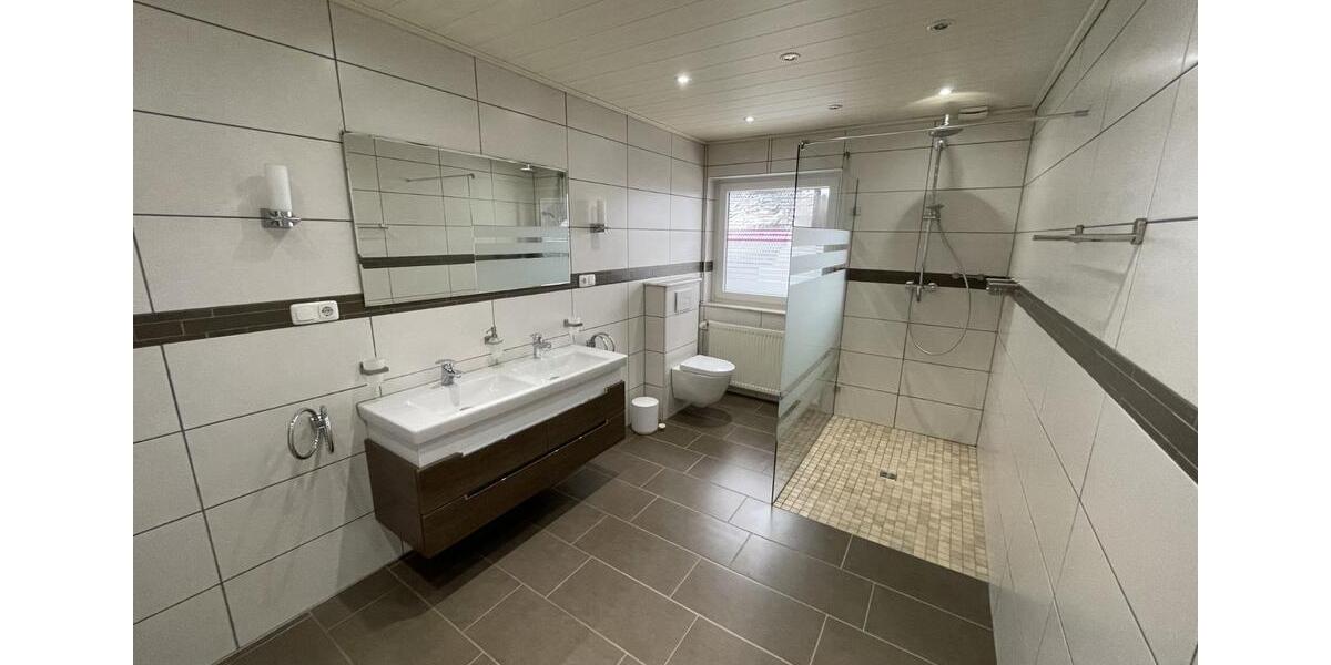 Einfamilienhaus Ebsdorfergrund - 6 Zimmer, 150 m&sup2;, 460.000&euro; | Angebot:25929897