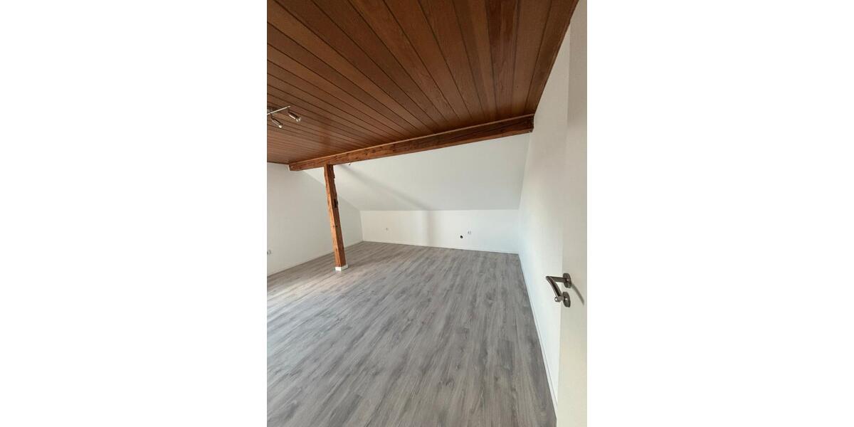 Dachgeschoßwohnung Frankenberg (Eder) - 3 Zimmer, 65 m&sup2;, 600&euro; | Angebot:25049887