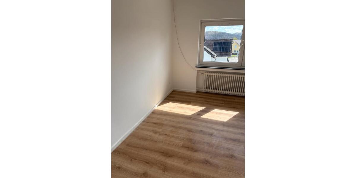 Etagenwohnung Lahntal - 3 Zimmer, 90 m&sup2;, 980&euro; | Angebot:26047264
