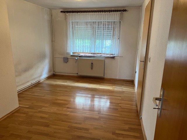 Einfamilienhaus Battenberg (Eder) - 6 Zimmer, 149 m&sup2;, 119.000&euro; | Angebot:26042292