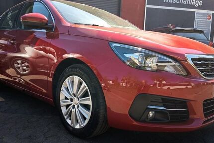 Peugeot 308 144.779 km 9.990 &euro; Rauschenberg 35282