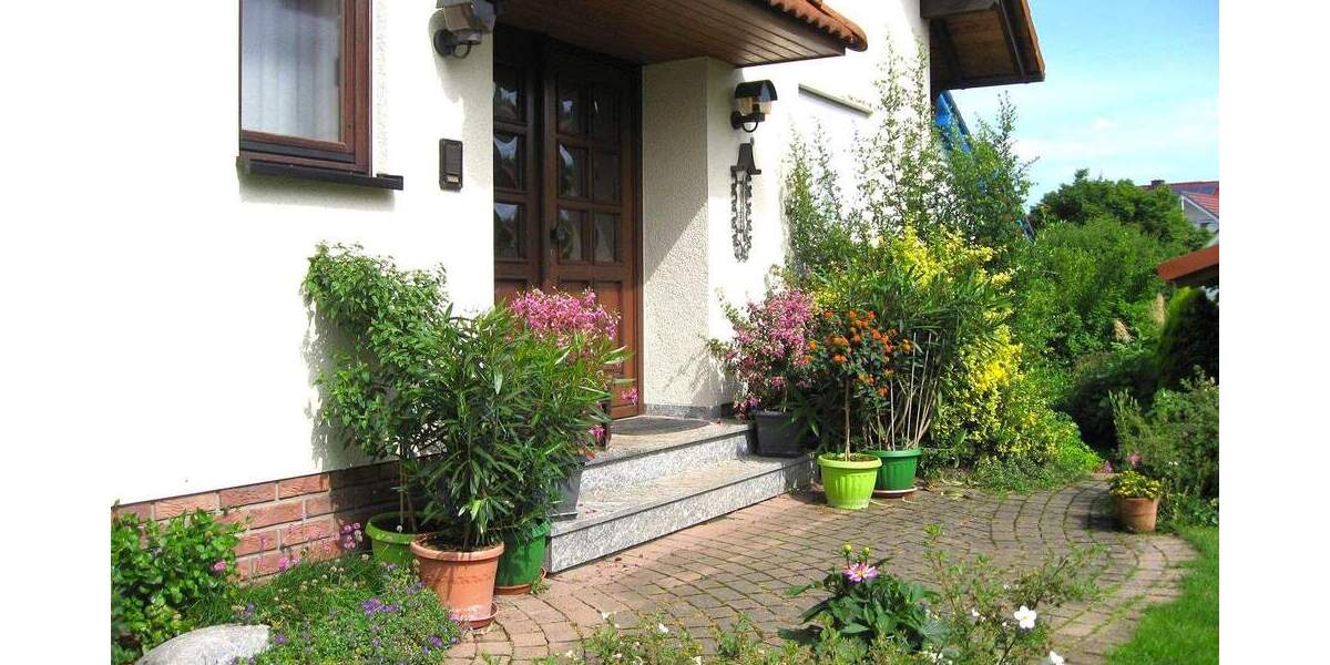 Einfamilienhaus Frankenberg (Eder) Frankenberg - 8 Zimmer, 200 m&sup2;, 395.000&euro; | Angebot:25696220