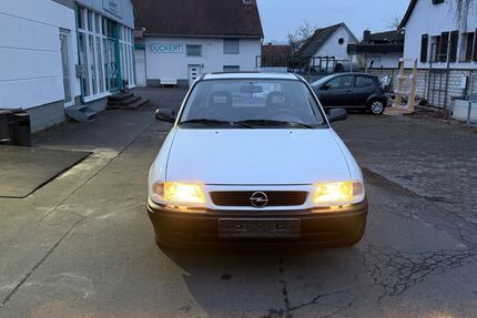 Opel Astra 62.223 km 2.399 &euro; Kirchhain 35274