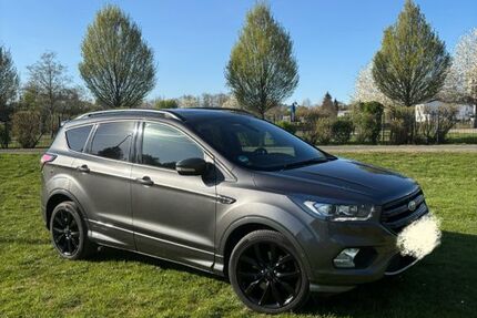 Ford Kuga 97.000 km 15.155 &euro; EBSDORFERGRUND 35085