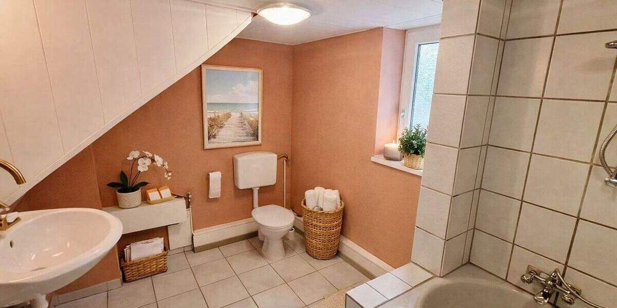 Einfamilienhaus Lohra - 8 Zimmer, 180 m&sup2;, 215.000&euro; | Angebot:25657496