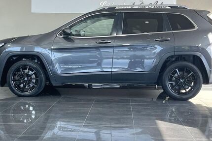 Jeep Cherokee 204.000 km 10.698 &euro; Dautphetal 35232