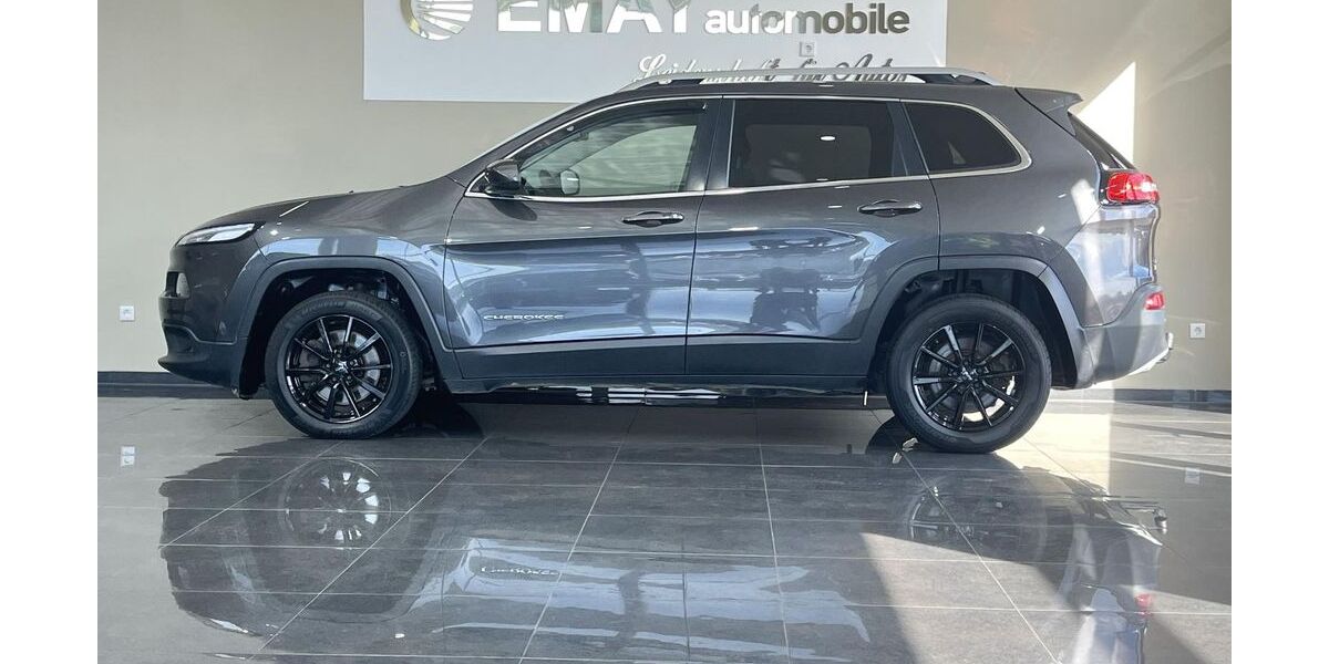 Jeep Cherokee 204.000 km 10.698 &euro; Dautphetal 35232