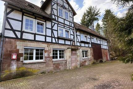 Haus Frankenberg (Eder) Friedrichshausen - 1 Zimmer, 220 m&sup2;, 150.000&euro; | Angebot:26118046