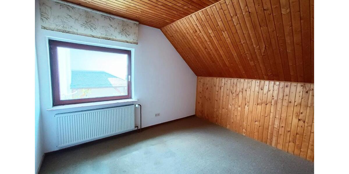 Einfamilienhaus Lollar - 9 Zimmer, 220 m&sup2;, 530.000&euro; | Angebot:26786583