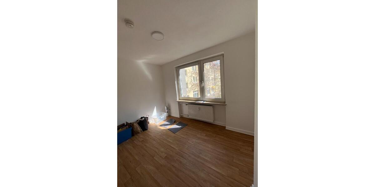 Etagenwohnung Gießen - 3 Zimmer, 75 m&sup2;, 900&euro; | Angebot:26004063