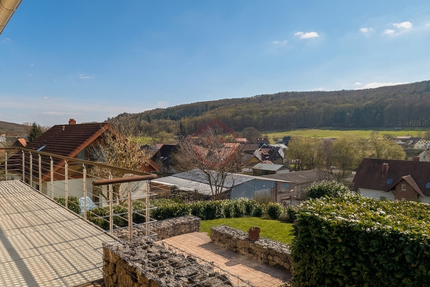 Haus Gladenbach - 7 Zimmer, 189 m&sup2;, 585.000&euro; | Angebot:26121100