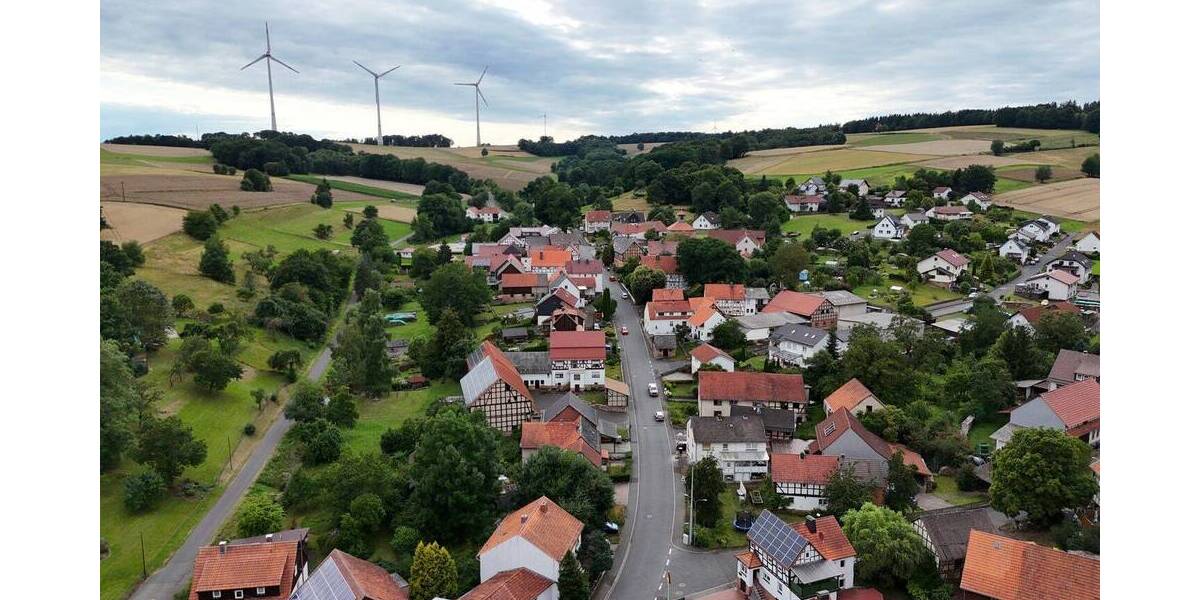 Einfamilienhaus Gilserberg / Sachsenhausen Sachsenhausen - 4 Zimmer, 143 m&sup2;, 205.000&euro; | Angebot:25689243