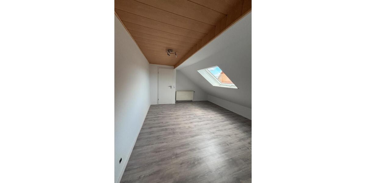 Dachgeschoßwohnung Frankenberg (Eder) - 3 Zimmer, 600&euro; | Angebot:23501256