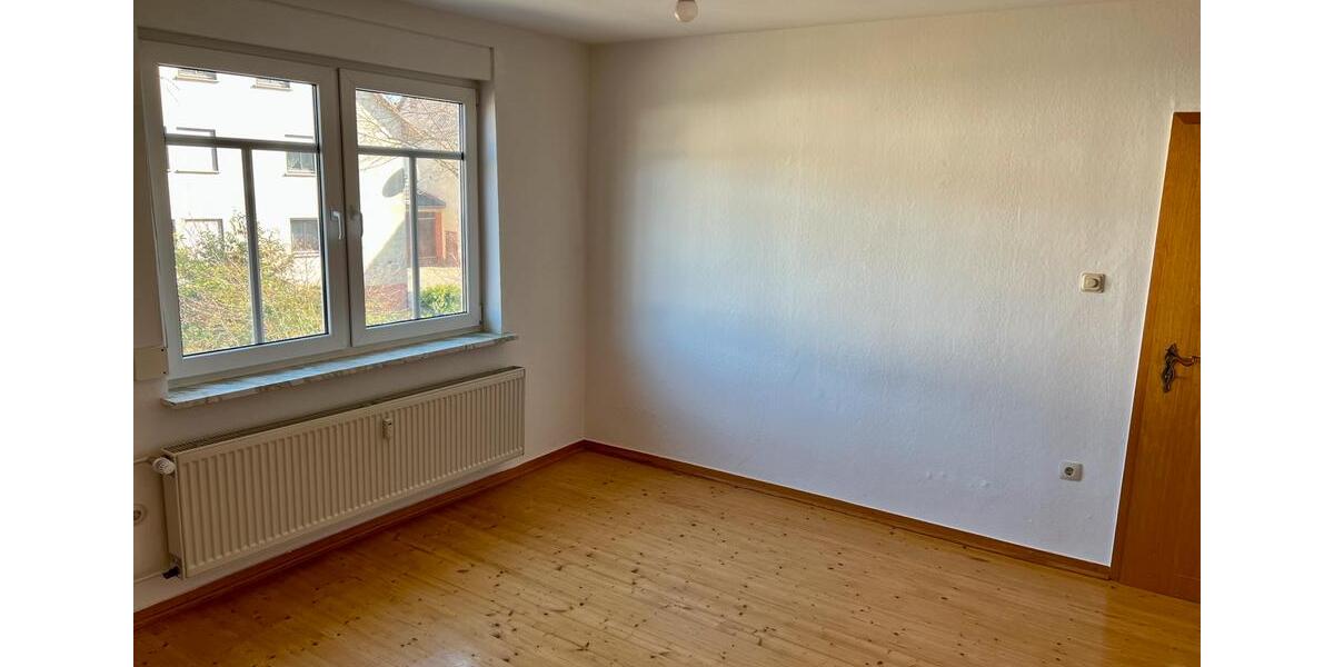 Etagenwohnung Amöneburg - 4 Zimmer, 100 m&sup2;, 900&euro; | Angebot:26624530