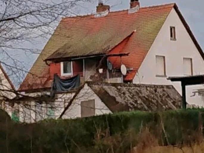 Einfamilienhaus Ebsdorfergrund - 9 Zimmer, 300 m&sup2;, 300.000&euro; | Angebot:27041080