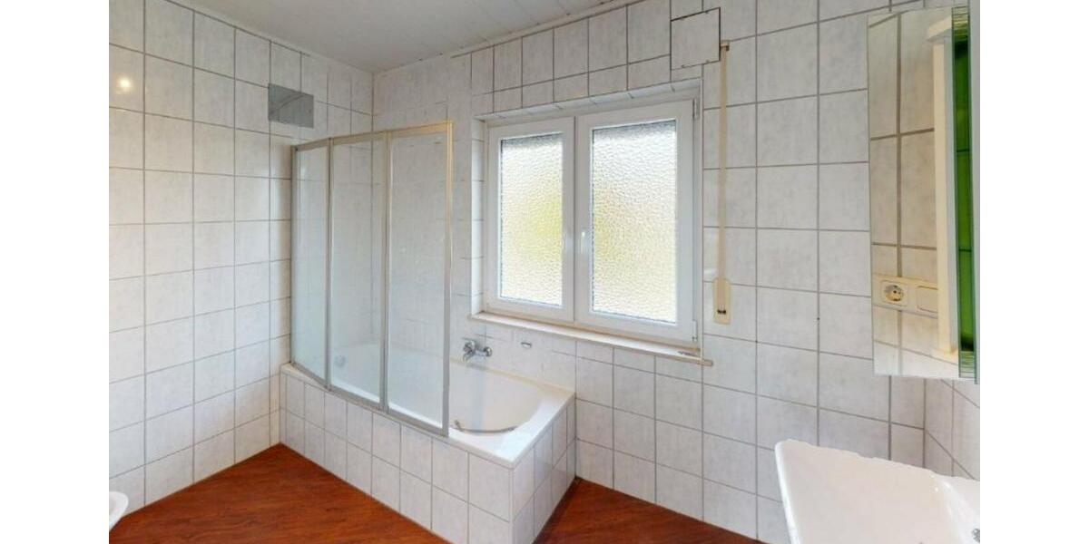 Doppelhaushälfte Biebertal - 5 Zimmer, 260 m&sup2;, 450.000&euro; | Angebot:23604330