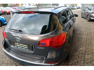 Opel Astra J Sports Tourer Style mit Anhängerkupplung 107.420 km 7.990 &euro; Battenberg 35088
