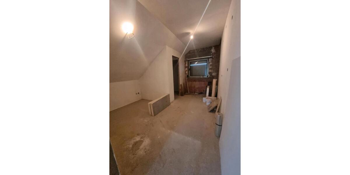 Einfamilienhaus Neustadt (Hessen) - 6 Zimmer, 240 m&sup2;, 270.000&euro; | Angebot:24398141