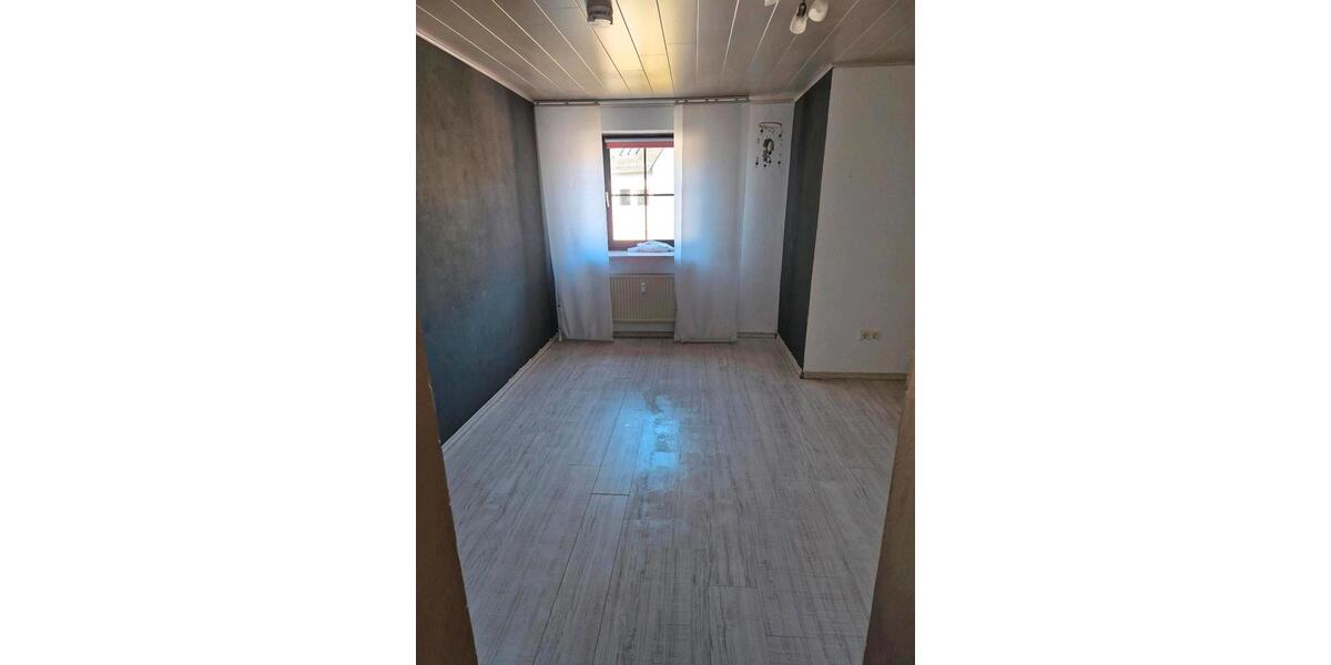 Etagenwohnung Biedenkopf - 4 Zimmer, 130 m&sup2;, 150.000&euro; | Angebot:26982261
