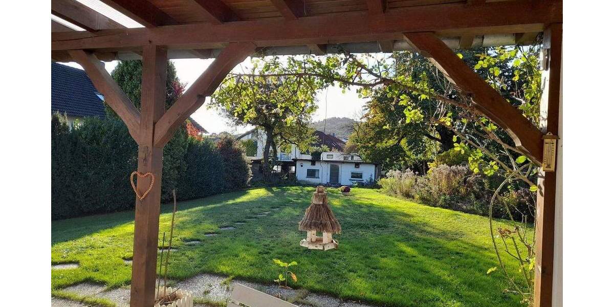 Einfamilienhaus Marburg-Schröck Schröck - 8 Zimmer, 180 m&sup2;, 480.000&euro; | Angebot:25823311